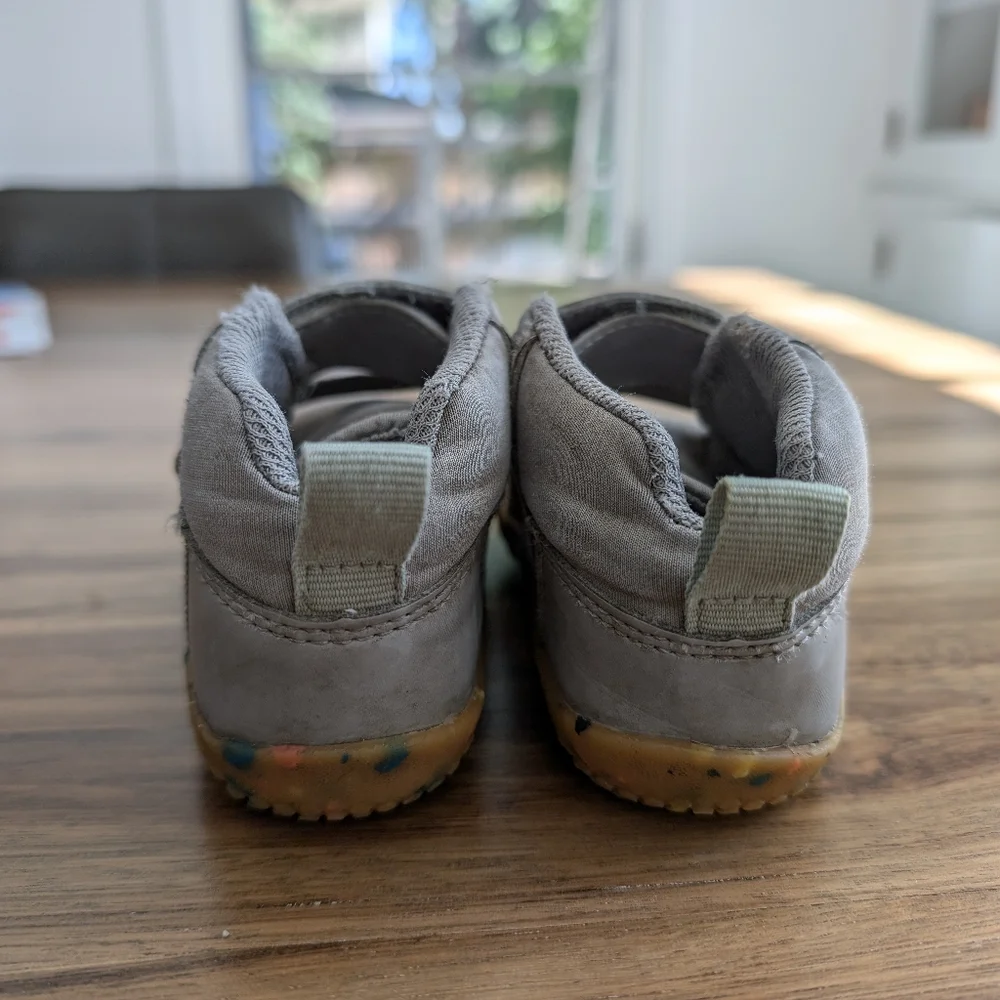 Vivo barefoot Kids Gray Leather Sneakers with Gum Sole - Picture 2 of 6